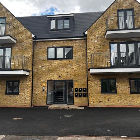 Skyvillion - London Enfield Chase Apartments With Parking & Wifi Exterior foto