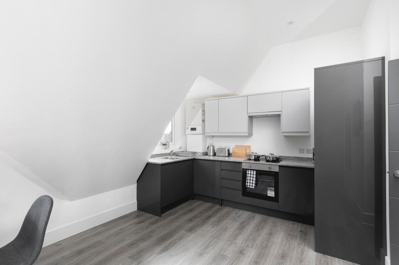 Skyvillion - London Enfield Chase Apartments With Parking & Wifi Exterior foto