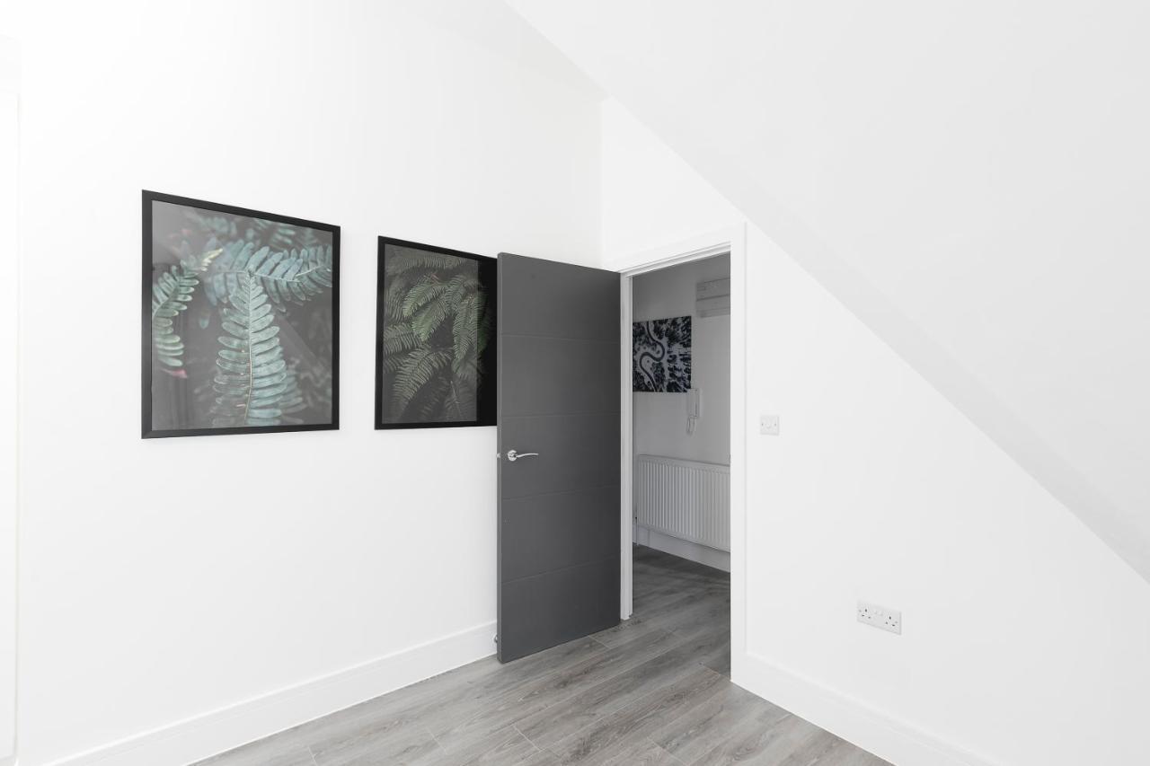 Skyvillion - London Enfield Chase Apartments With Parking & Wifi Exterior foto