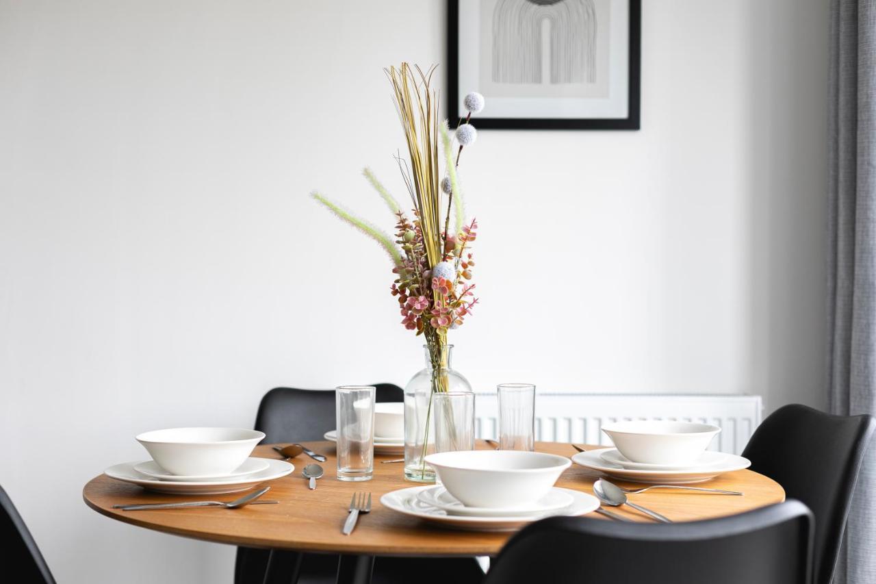 Skyvillion - London Enfield Chase Apartments With Parking & Wifi Exterior foto