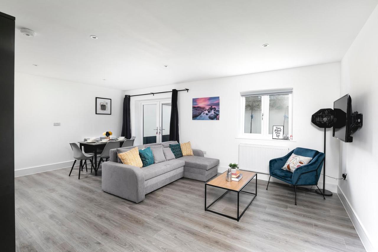 Skyvillion - London Enfield Chase Apartments With Parking & Wifi Exterior foto