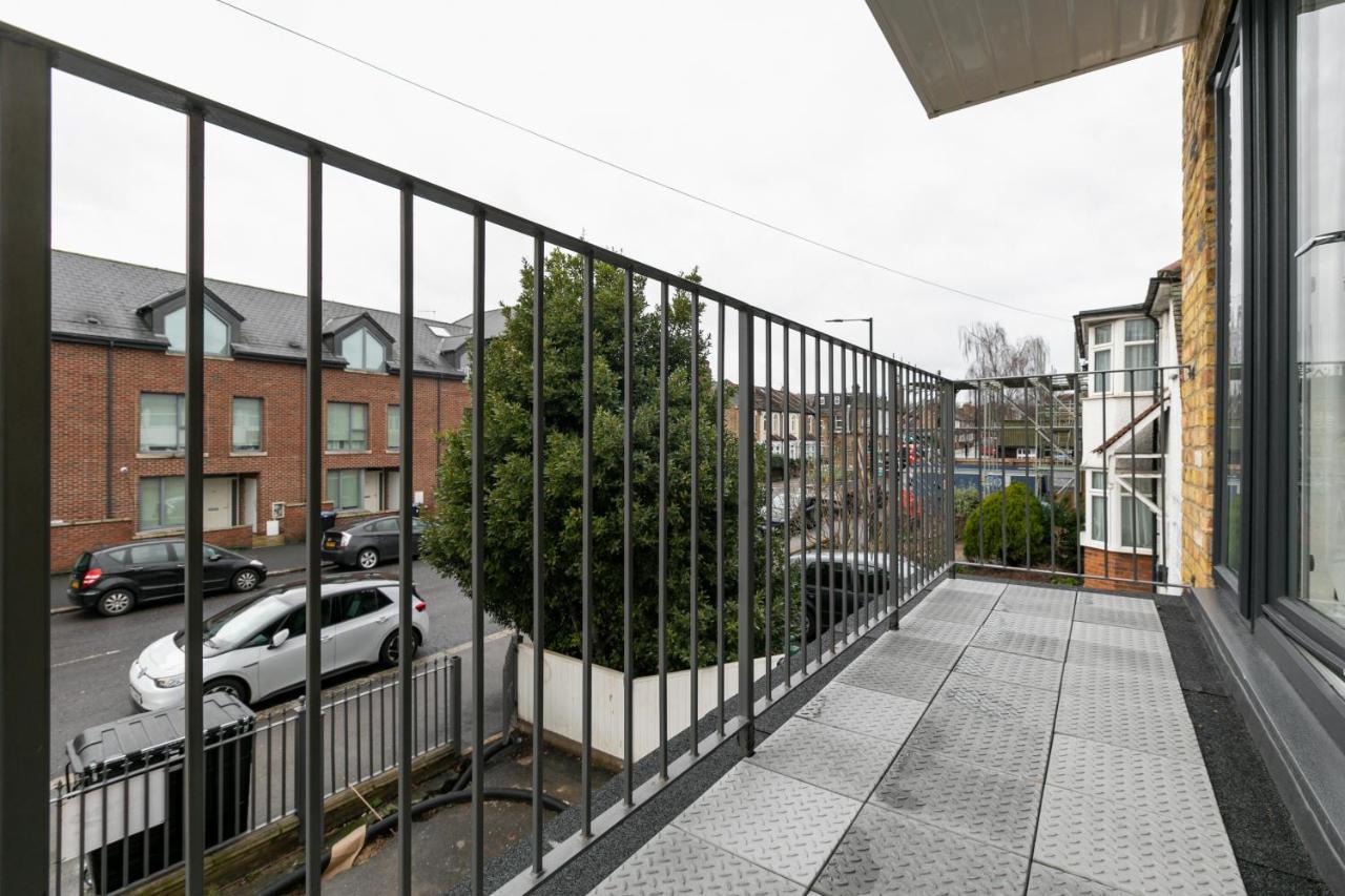 Skyvillion - London Enfield Chase Apartments With Parking & Wifi Exterior foto