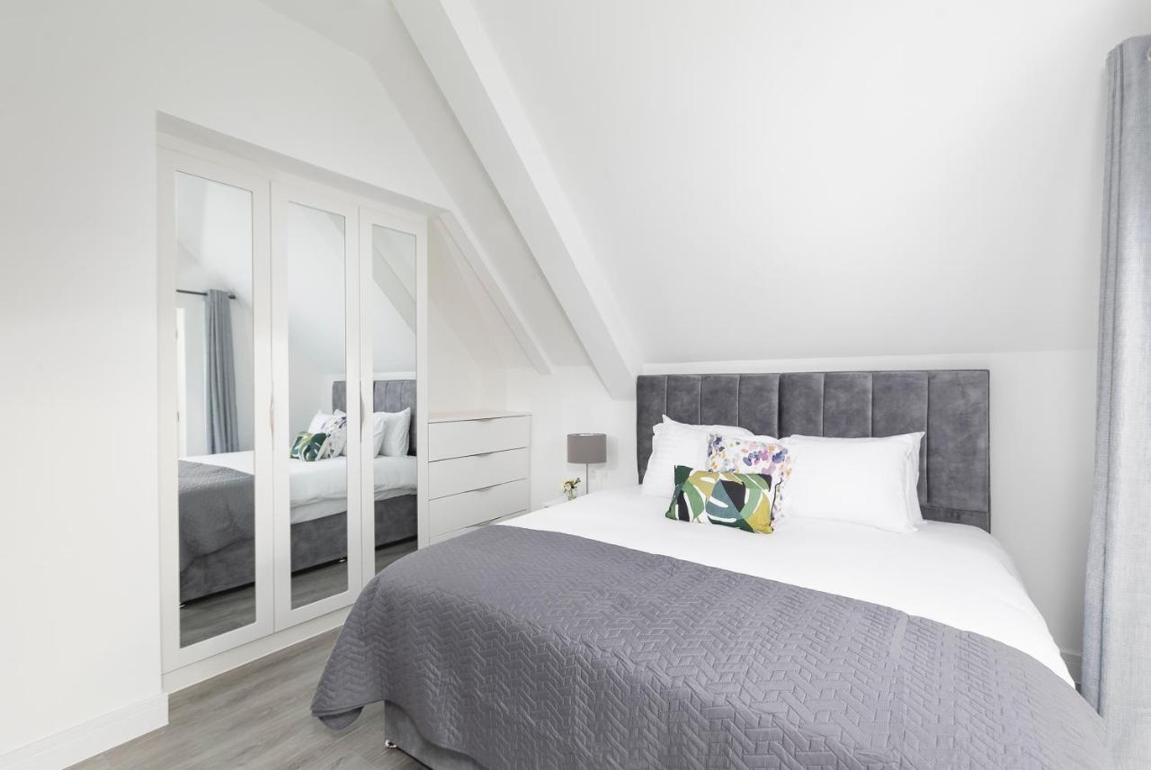Skyvillion - London Enfield Chase Apartments With Parking & Wifi Exterior foto