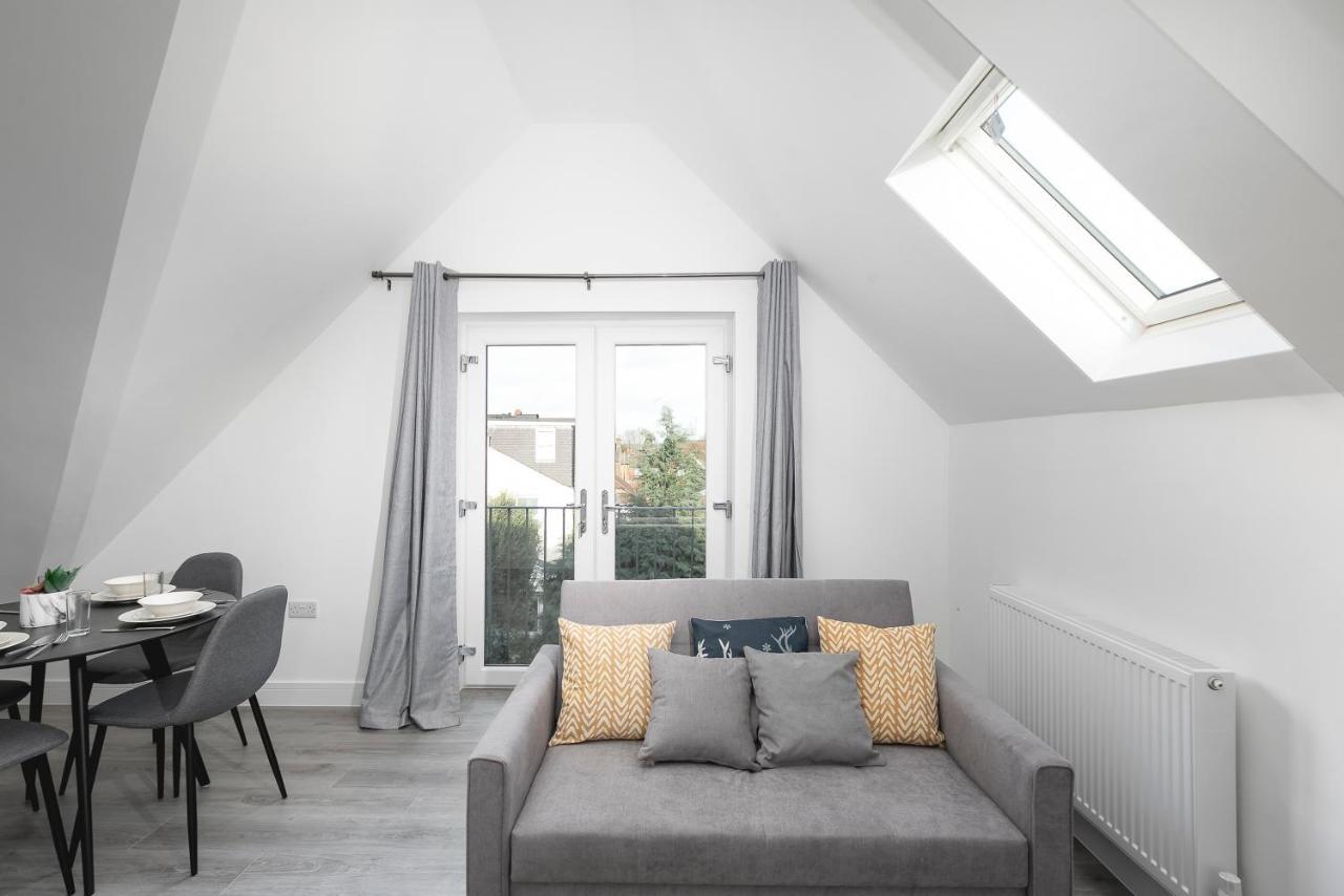 Skyvillion - London Enfield Chase Apartments With Parking & Wifi Exterior foto