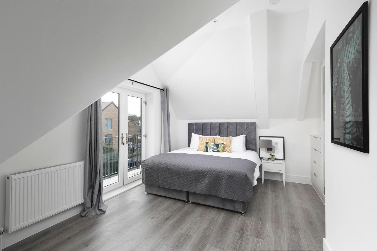 Skyvillion - London Enfield Chase Apartments With Parking & Wifi Exterior foto
